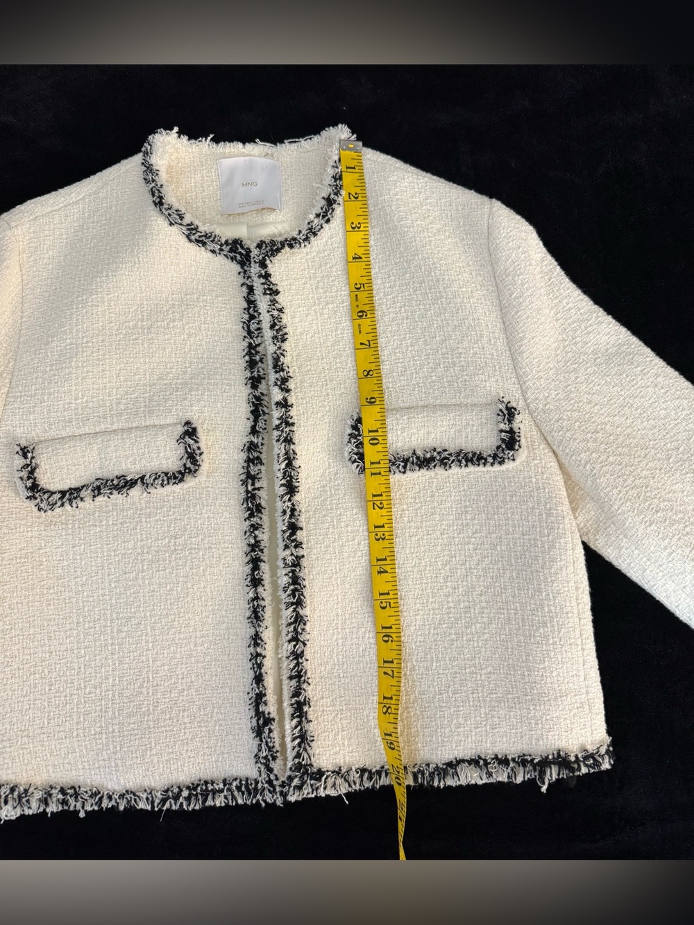 NWOT Mango Cinta Cropped Tweed Jacket Cream with Black Trim Size Large - Picture 11 of 13
